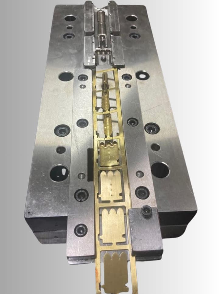 Progresif Kalıpları